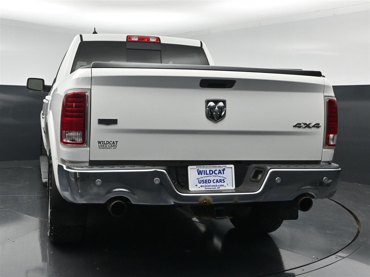 RAM 1500 Laramie Crew Cab SWB 4WD 2016