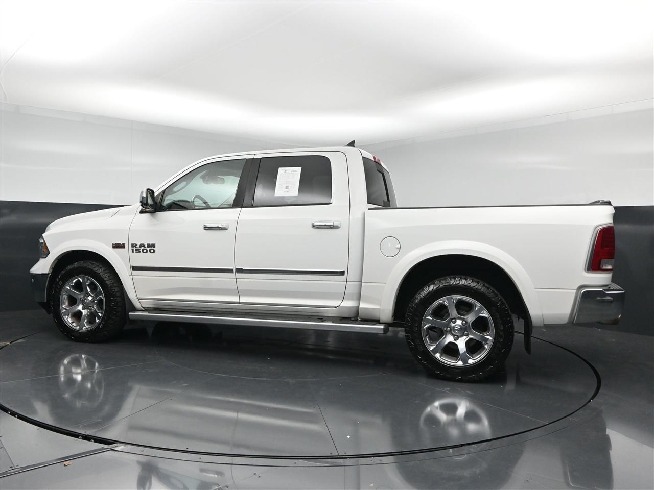 RAM 1500 Laramie Crew Cab SWB 4WD 2016