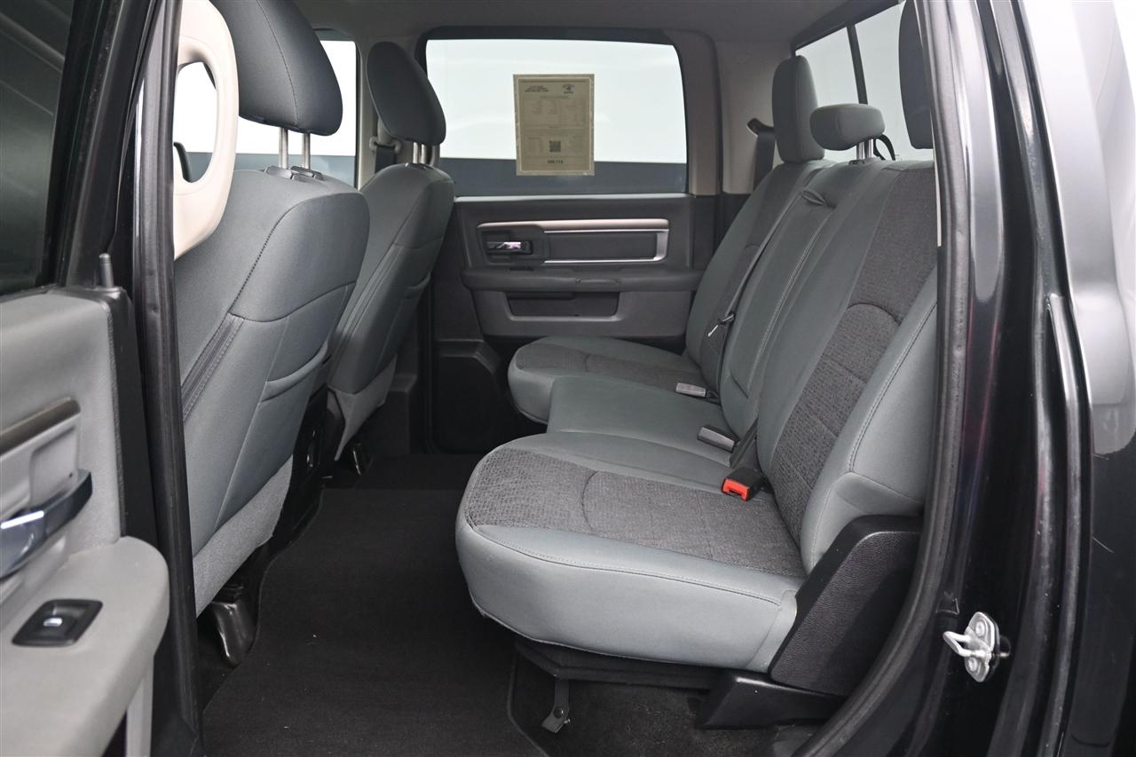 RAM 1500 Laramie Crew Cab SWB 4WD 2016