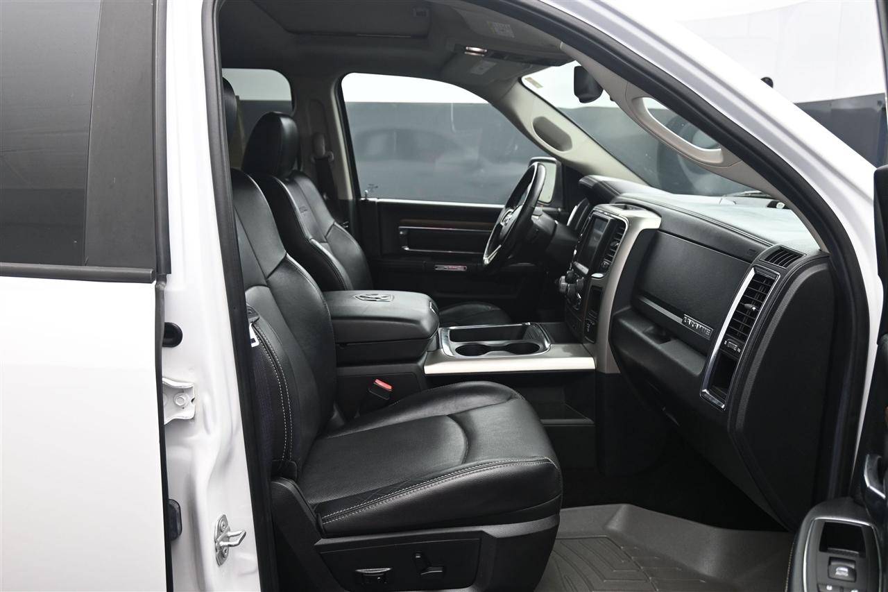 RAM 1500 Laramie Crew Cab SWB 4WD 2016