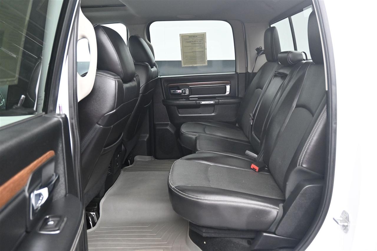RAM 1500 Laramie Crew Cab SWB 4WD 2016