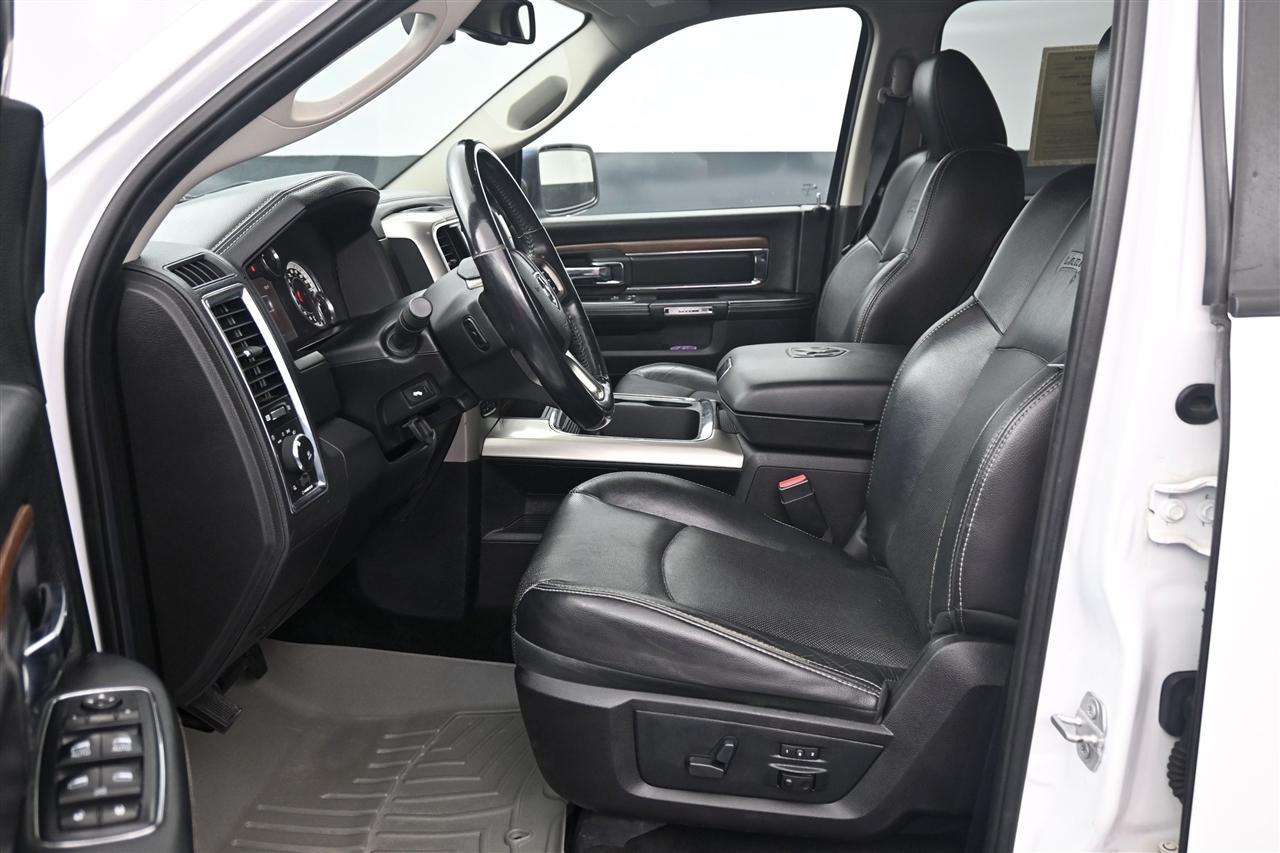 RAM 1500 Laramie Crew Cab SWB 4WD 2016