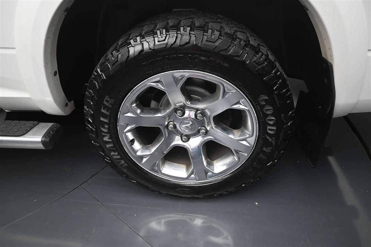 RAM 1500 Laramie Crew Cab SWB 4WD 2016
