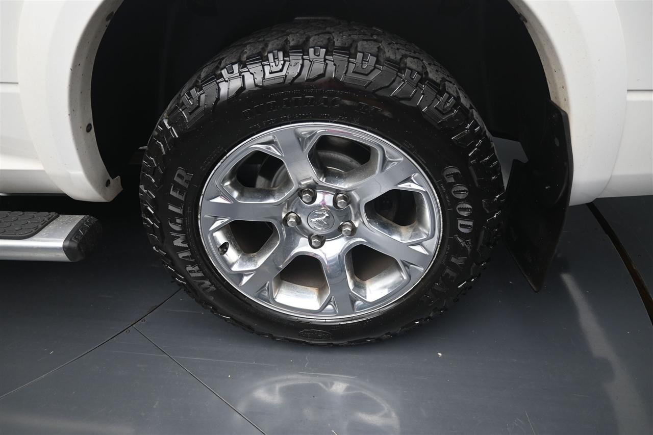 RAM 1500 Laramie Crew Cab SWB 4WD 2016