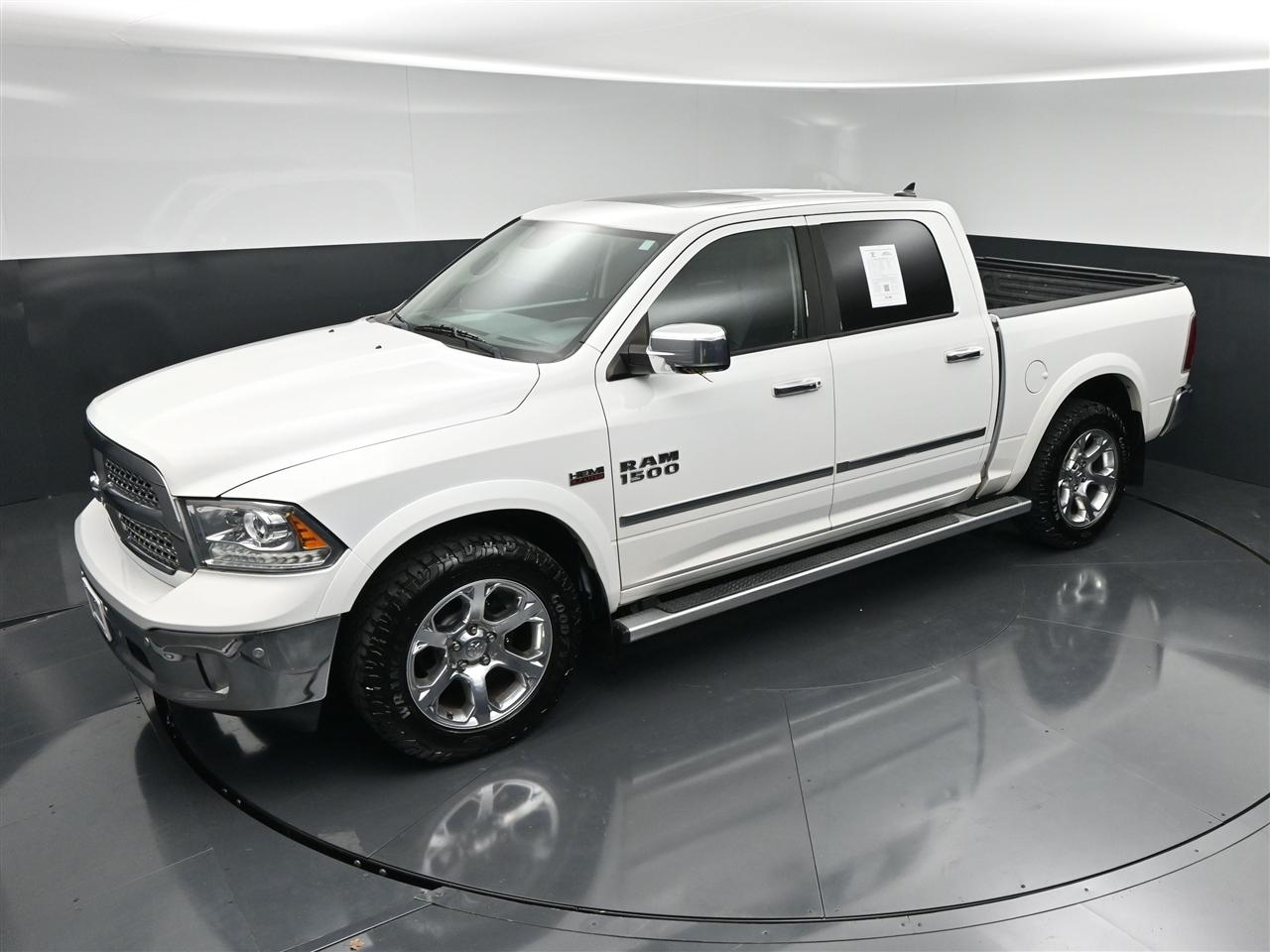 RAM 1500 Laramie Crew Cab SWB 4WD 2016