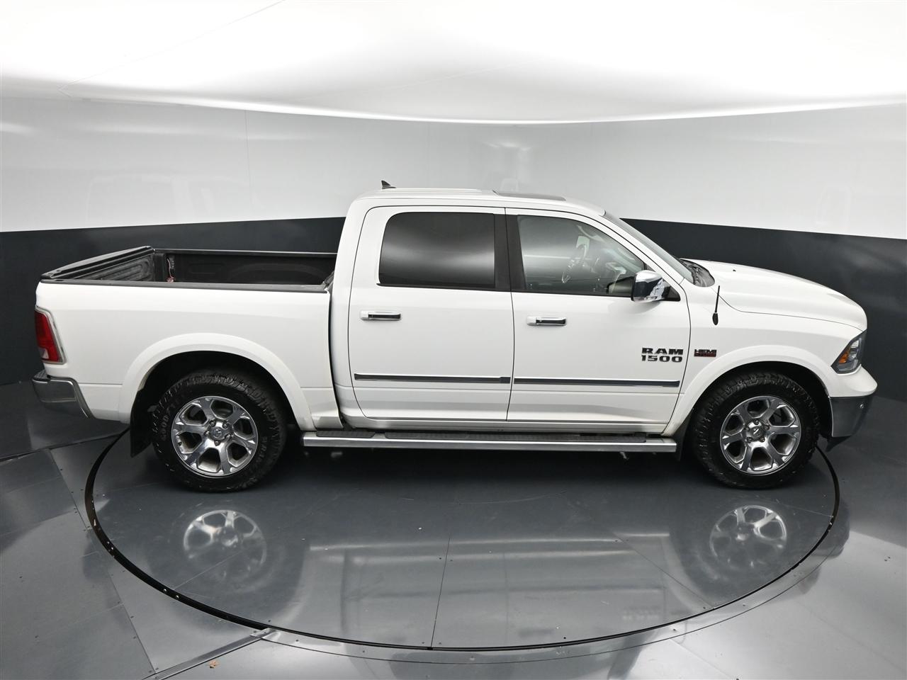 RAM 1500 Laramie Crew Cab SWB 4WD 2016