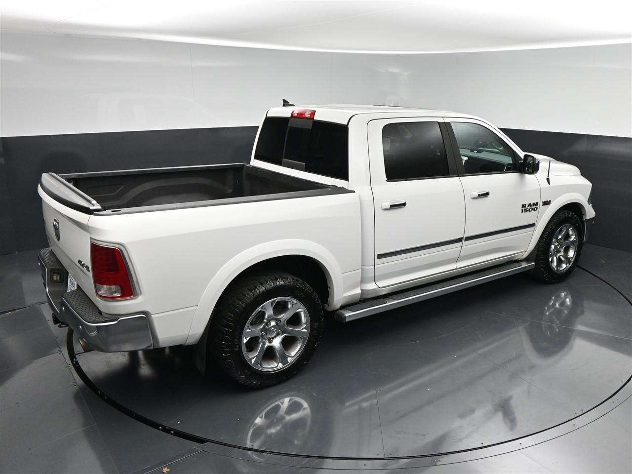RAM 1500 Laramie Crew Cab SWB 4WD 2016