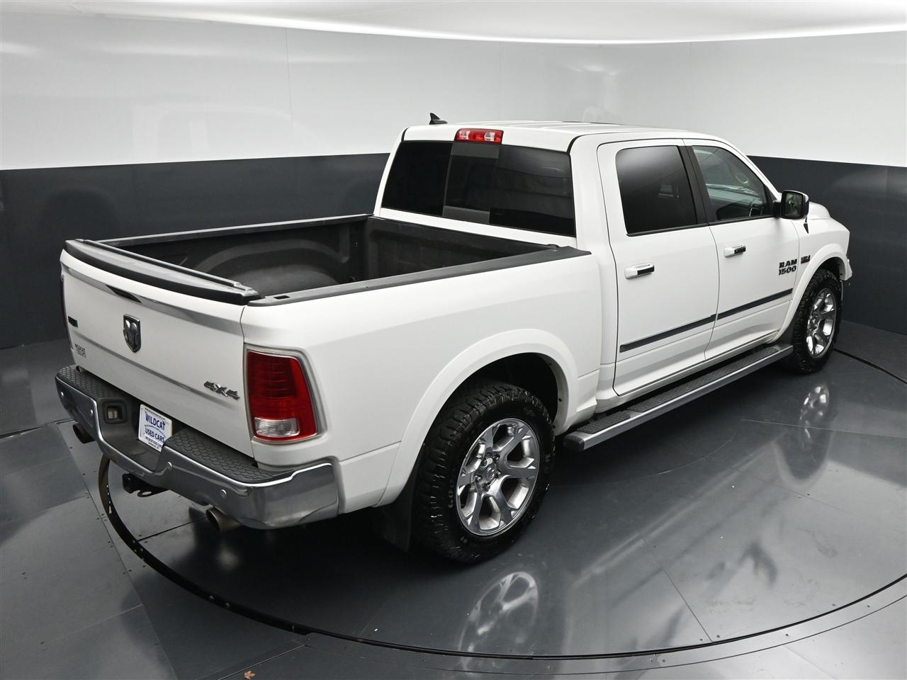 RAM 1500 Laramie Crew Cab SWB 4WD 2016