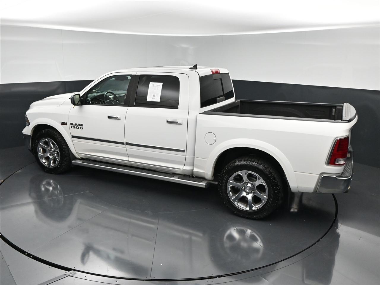 RAM 1500 Laramie Crew Cab SWB 4WD 2016