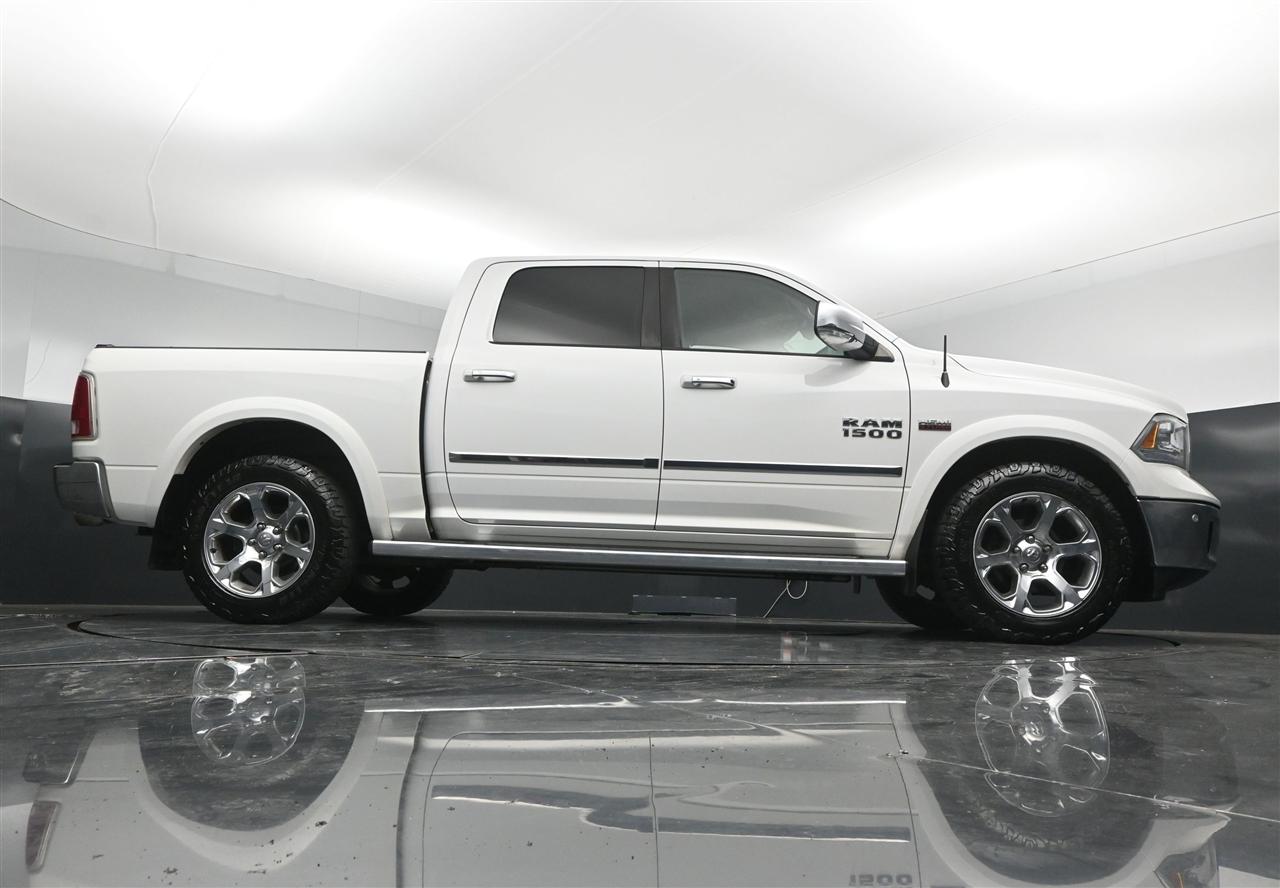 RAM 1500 Laramie Crew Cab SWB 4WD 2016