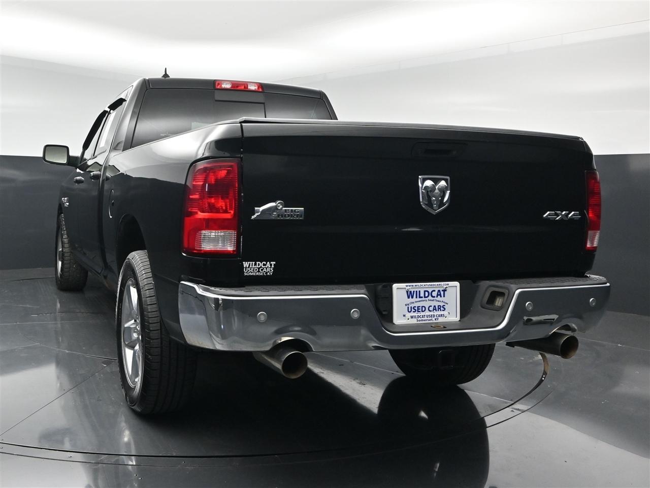 RAM 1500 SLT Crew Cab LWB 4WD 2016