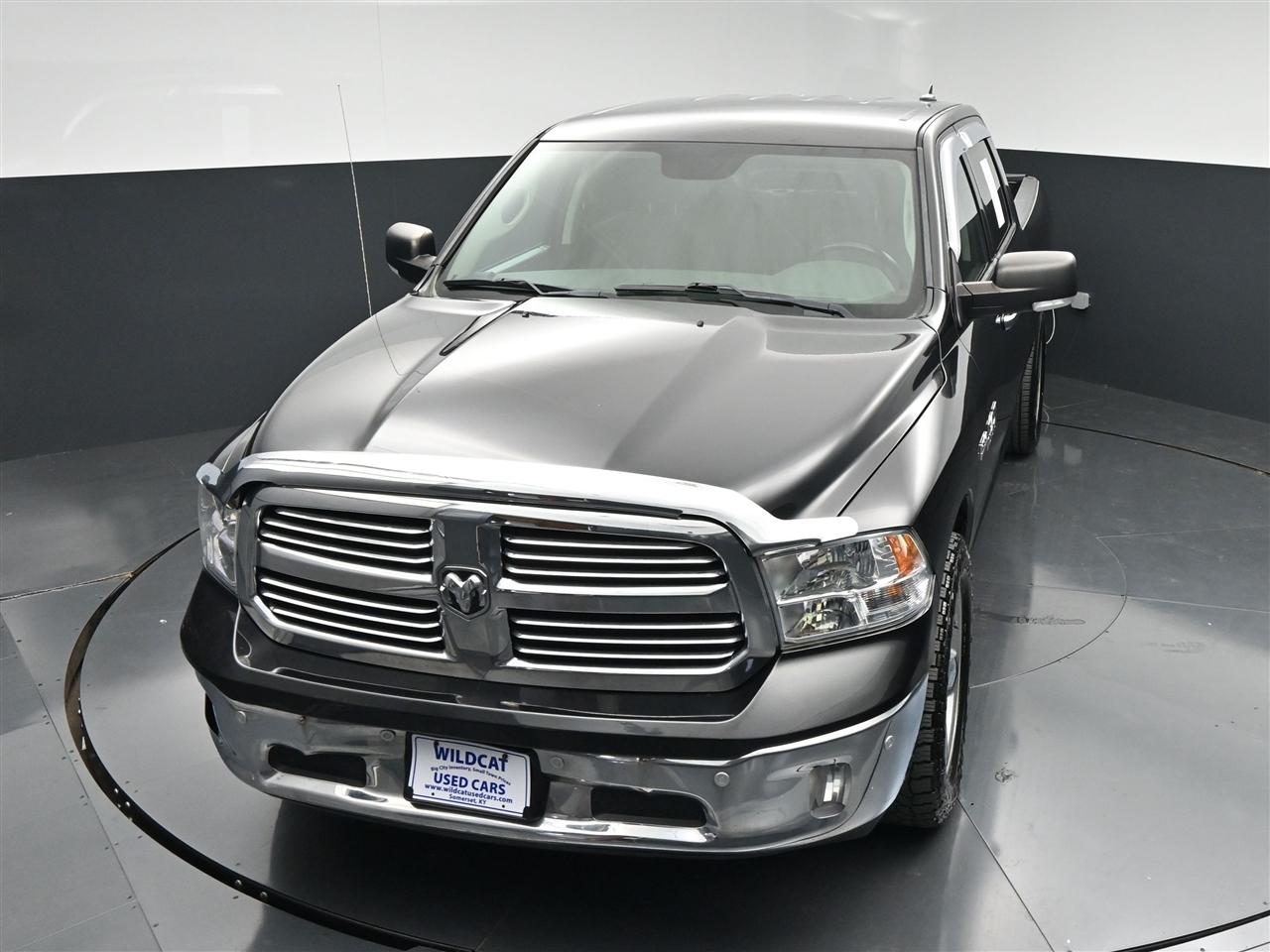 RAM 1500 SLT Crew Cab LWB 4WD 2016