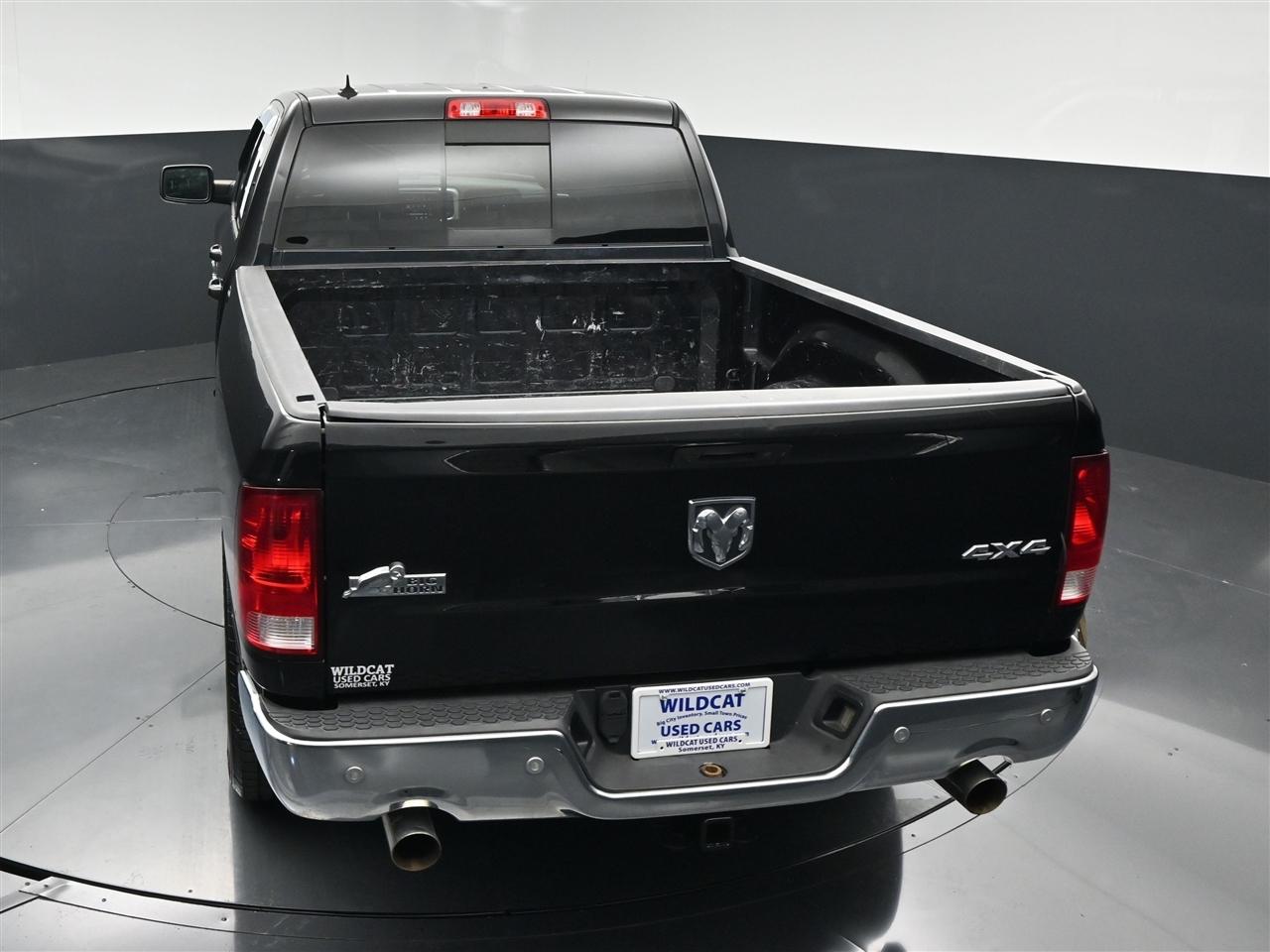 RAM 1500 SLT Crew Cab LWB 4WD 2016