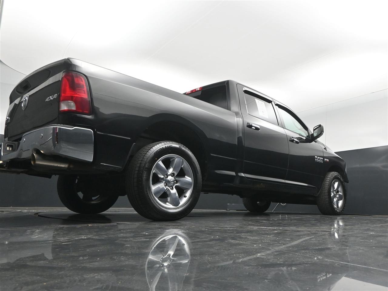 RAM 1500 SLT Crew Cab LWB 4WD 2016