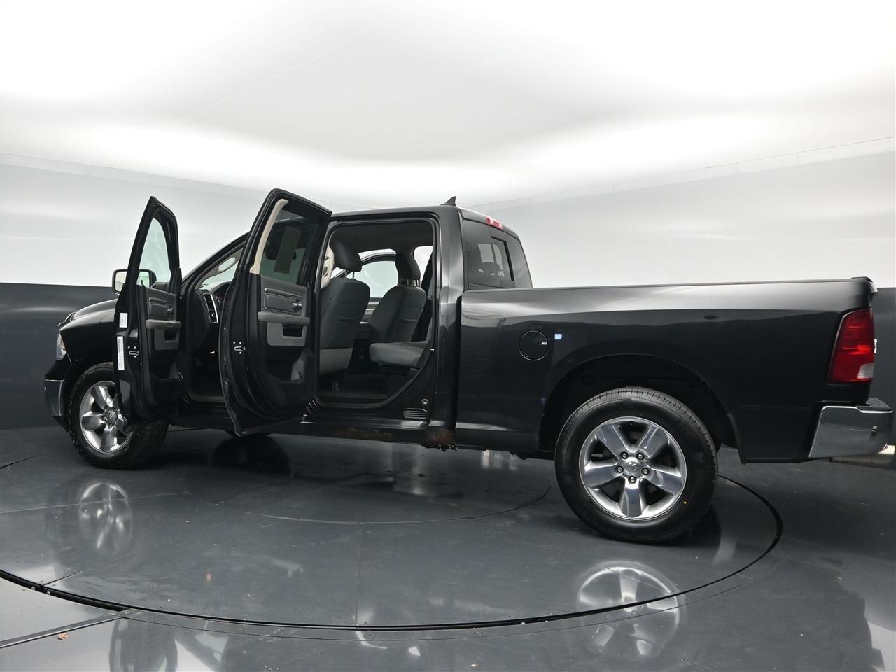 RAM 1500 SLT Crew Cab LWB 4WD 2016