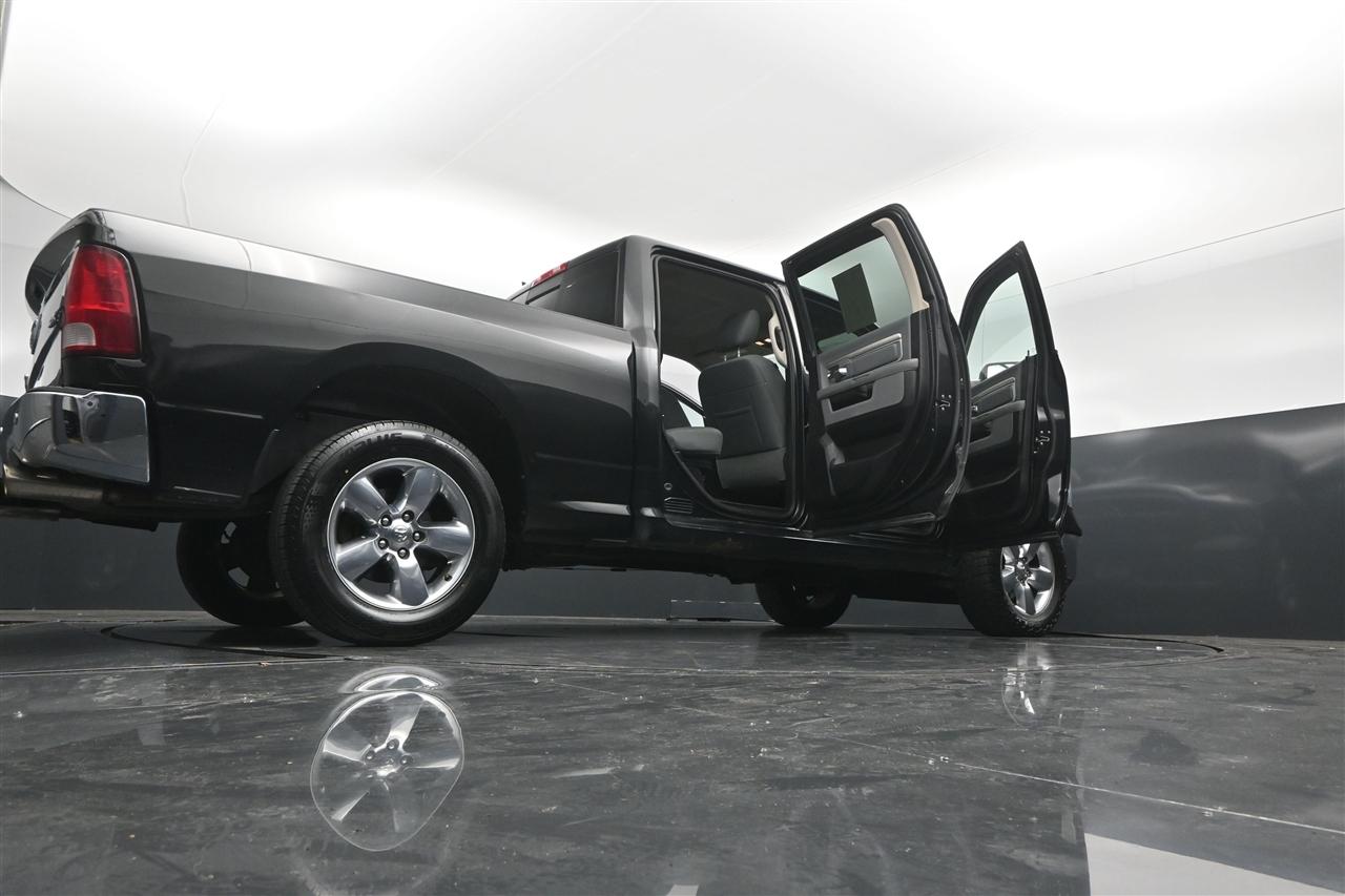 RAM 1500 SLT Crew Cab LWB 4WD 2016