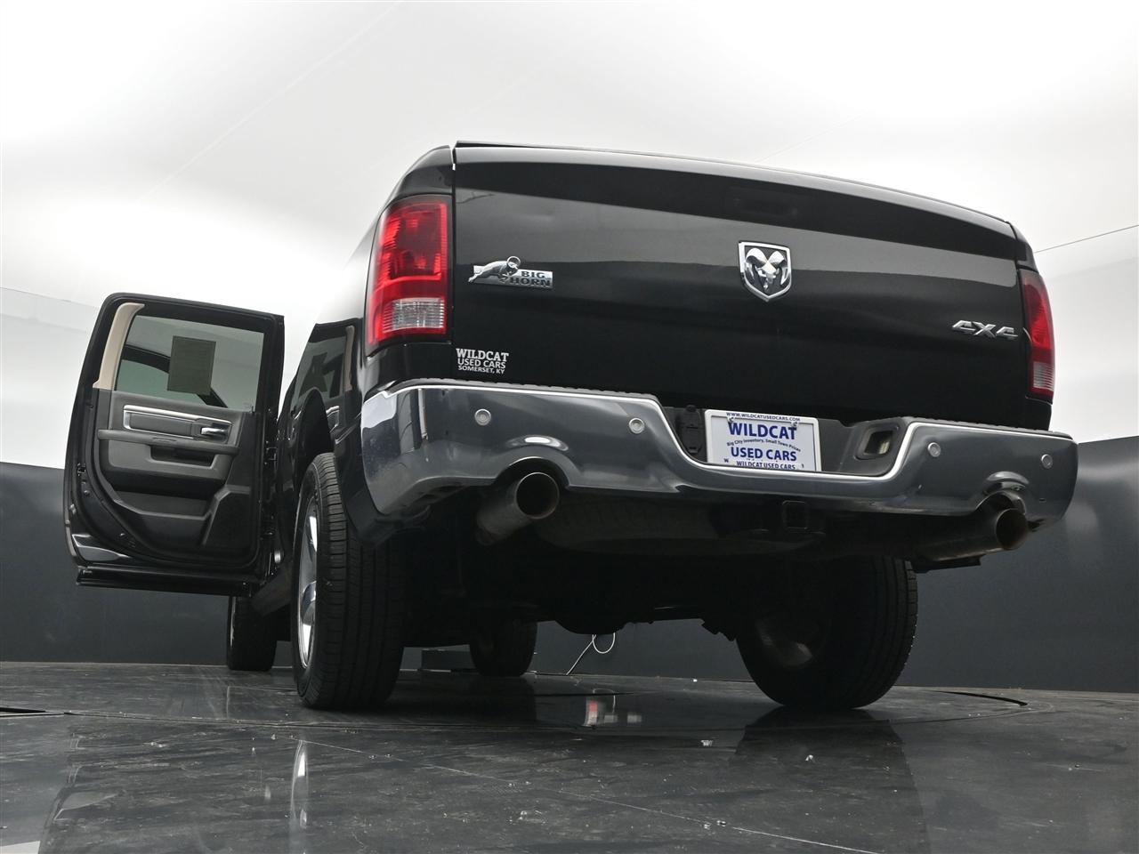 RAM 1500 SLT Crew Cab LWB 4WD 2016