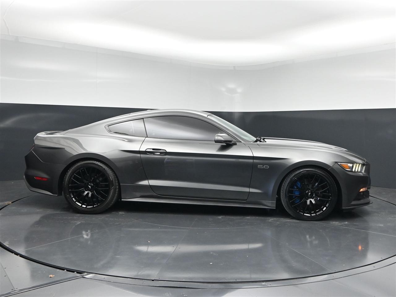 Ford Mustang GT Premium Coupe 2017