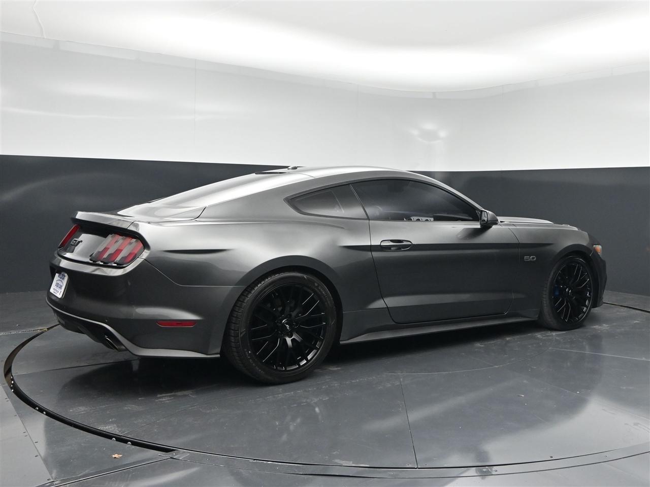 Ford Mustang GT Premium Coupe 2017