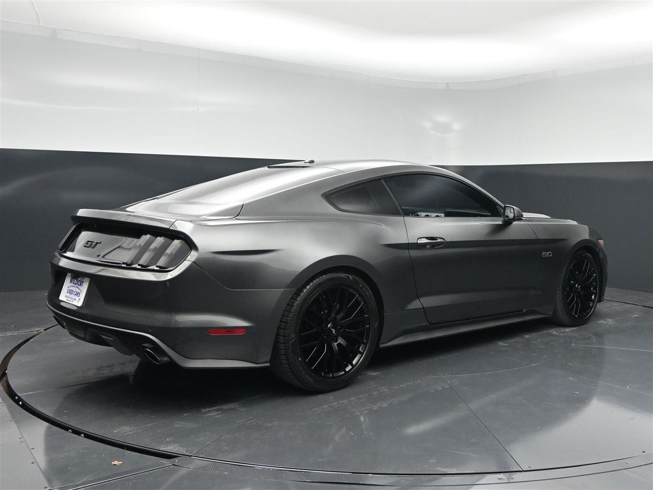 Ford Mustang GT Premium Coupe 2017