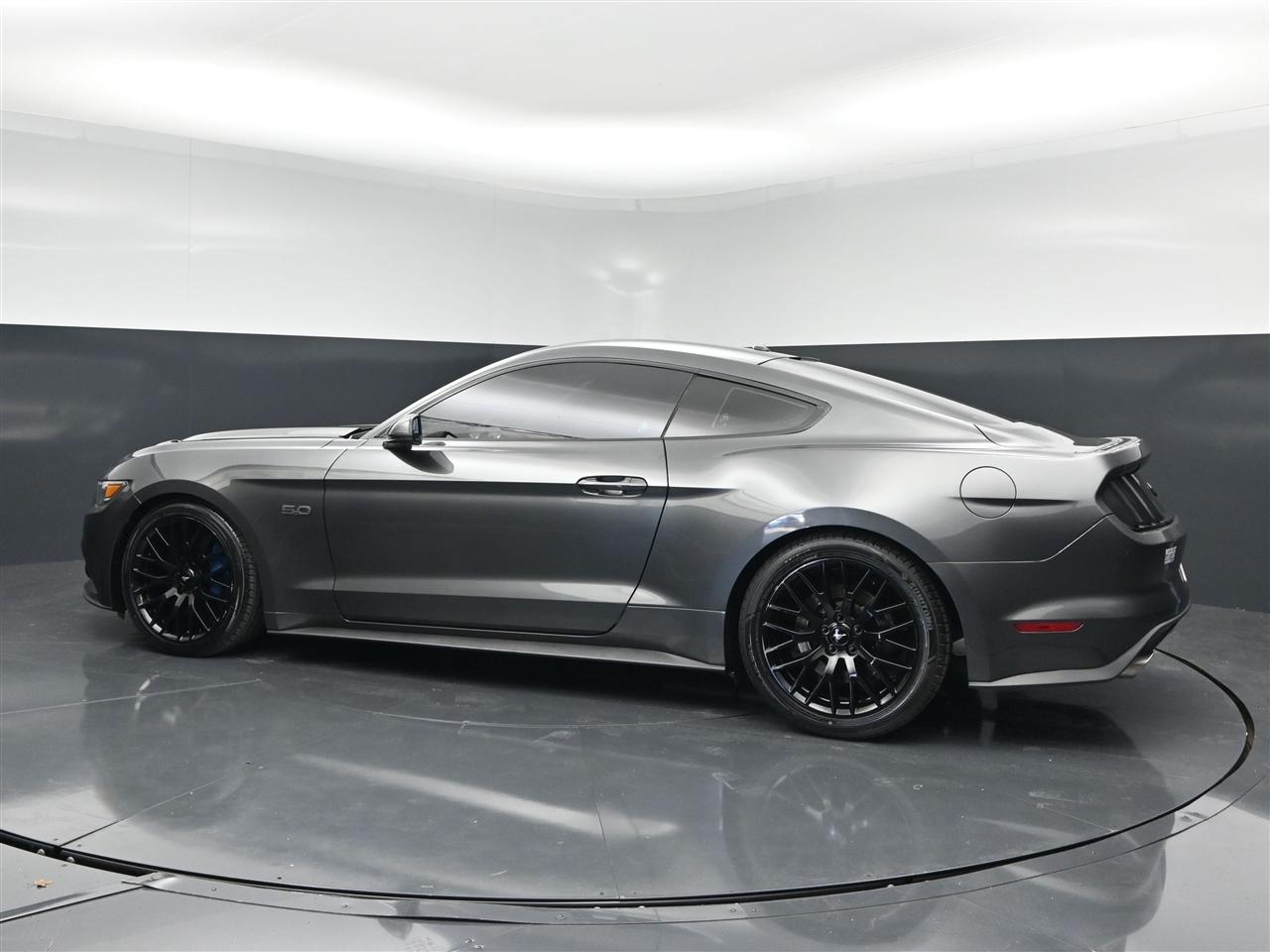 Ford Mustang GT Premium Coupe 2017
