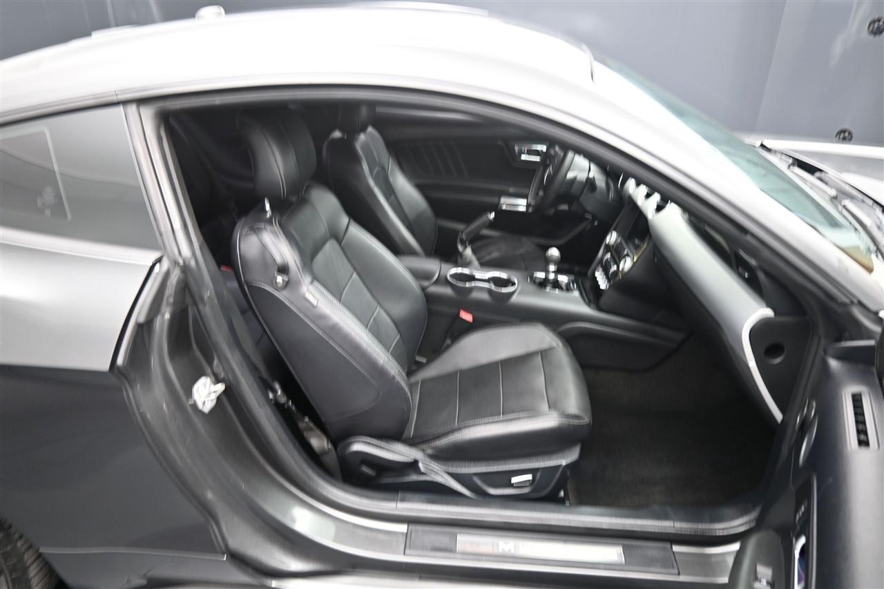 Ford Mustang GT Premium Coupe 2017