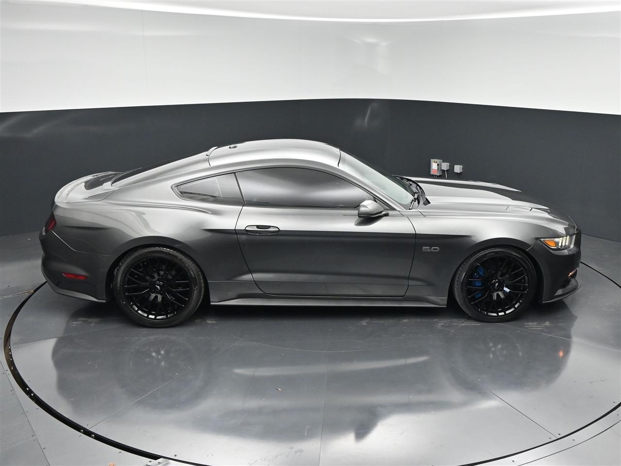 Ford Mustang GT Premium Coupe 2017