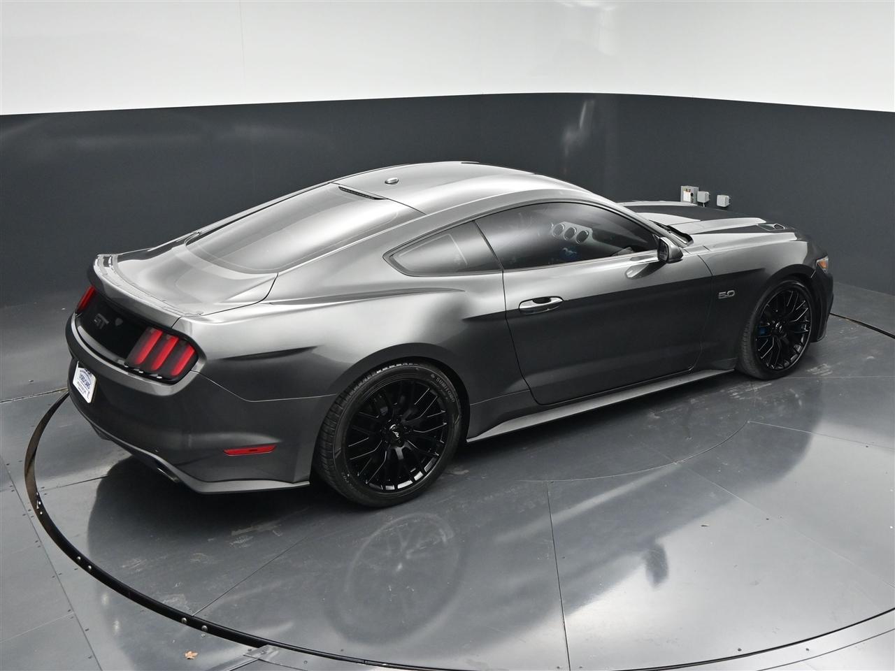 Ford Mustang GT Premium Coupe 2017