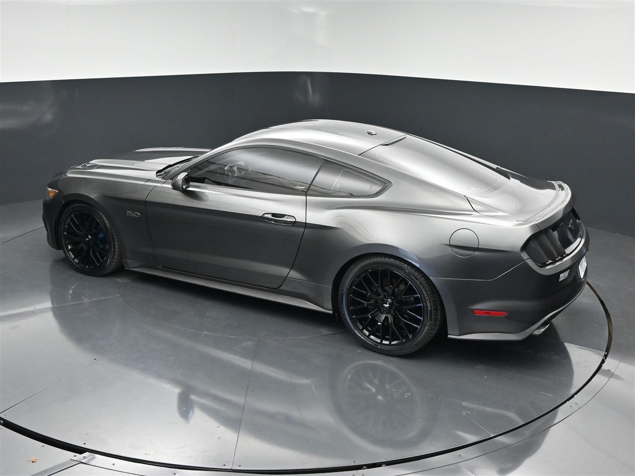Ford Mustang GT Premium Coupe 2017