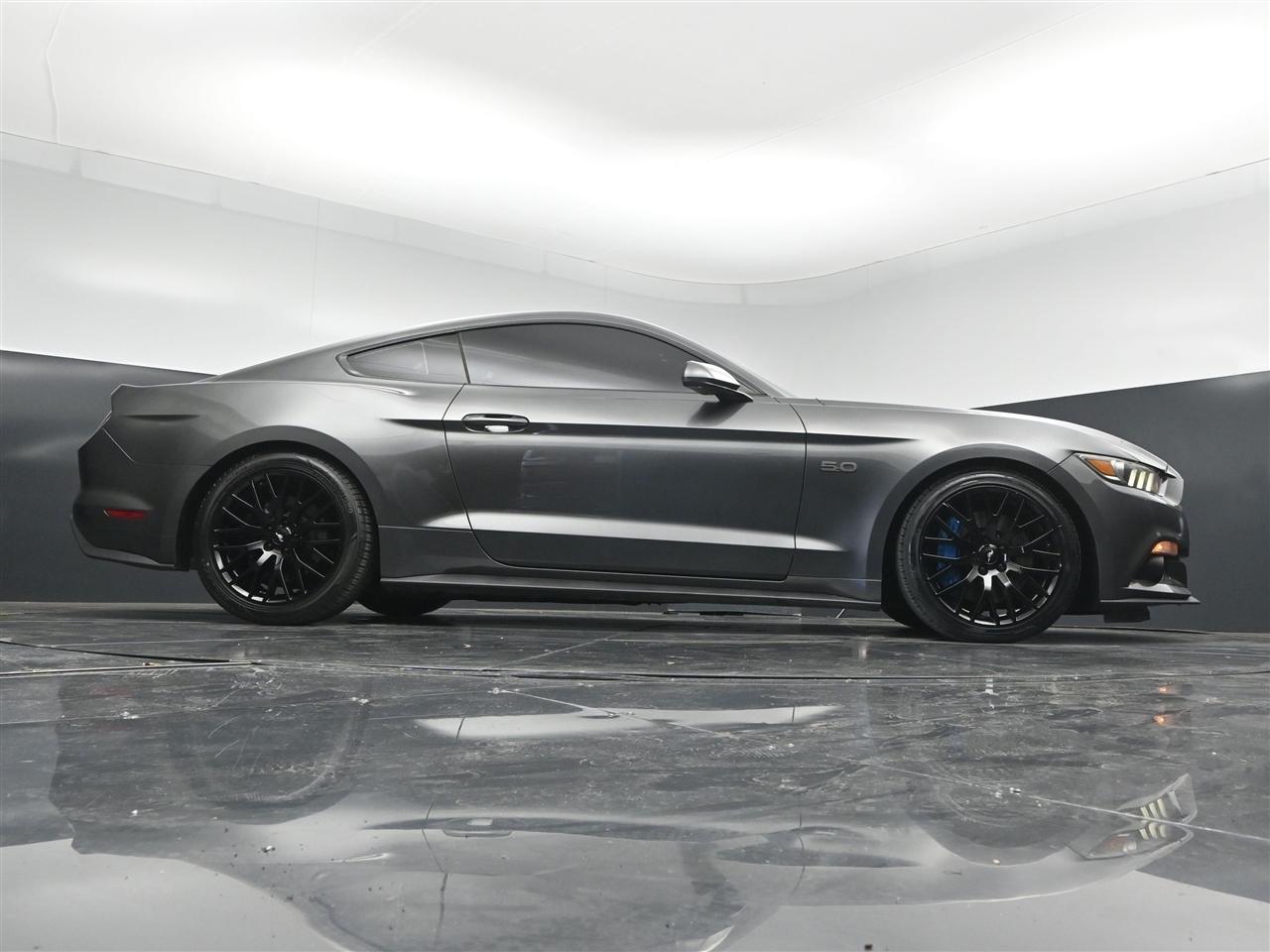 Ford Mustang GT Premium Coupe 2017