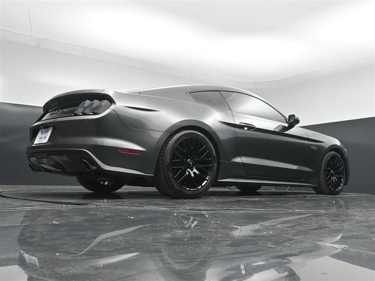 Ford Mustang GT Premium Coupe 2017