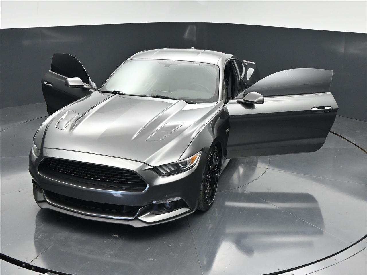 Ford Mustang GT Premium Coupe 2017
