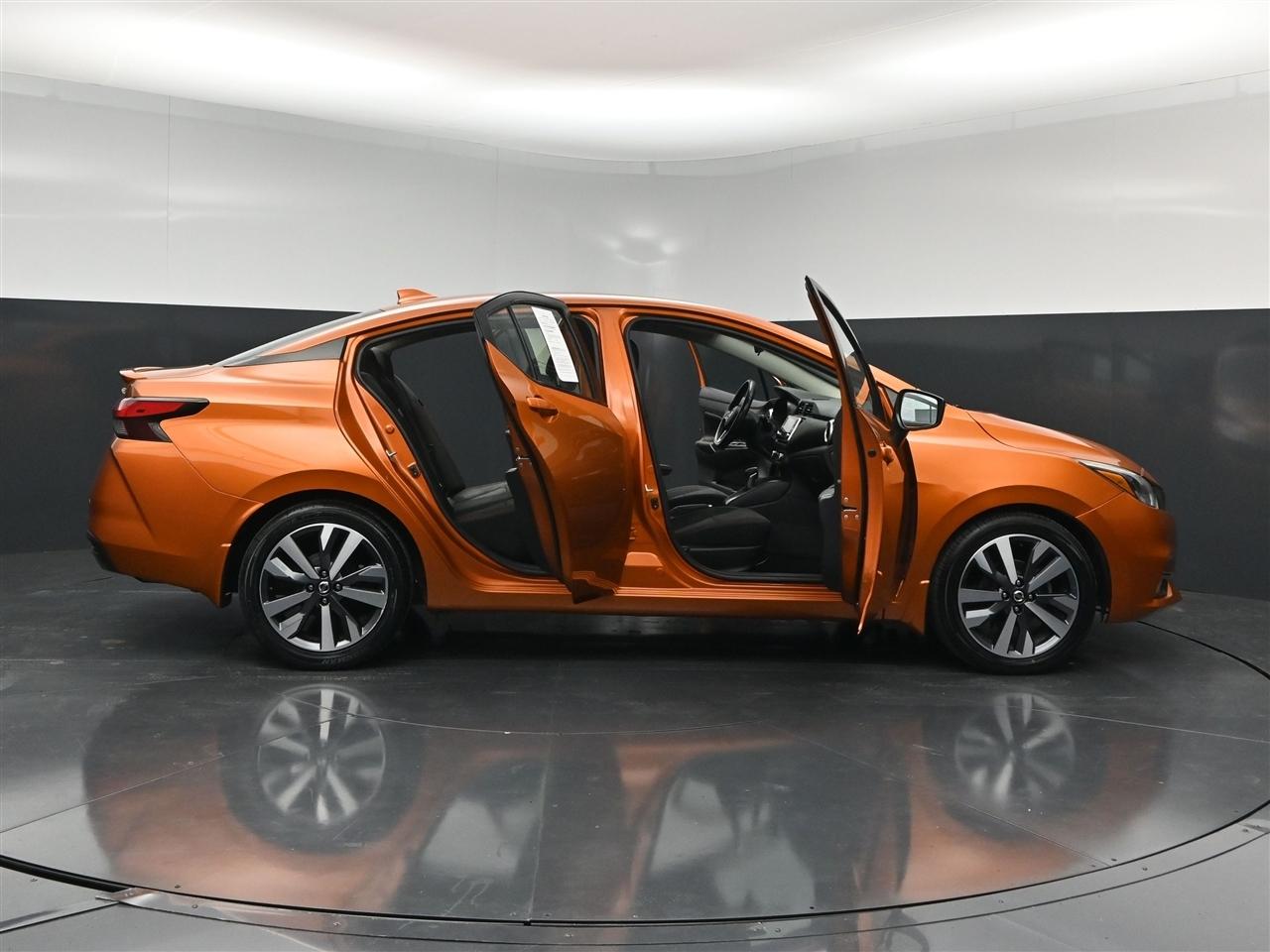 Nissan Versa SR 2021