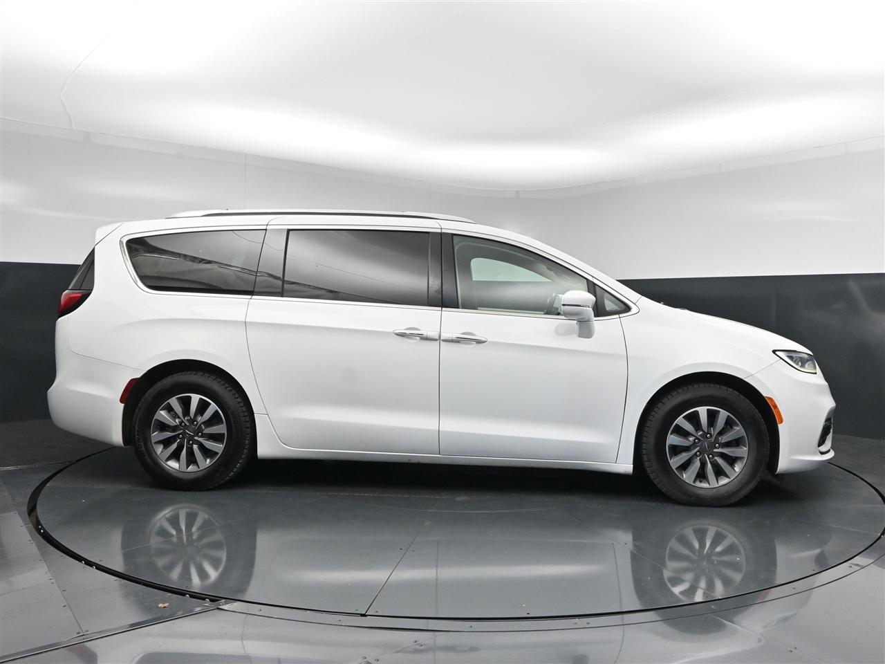Chrysler Pacifica Touring-L 2021