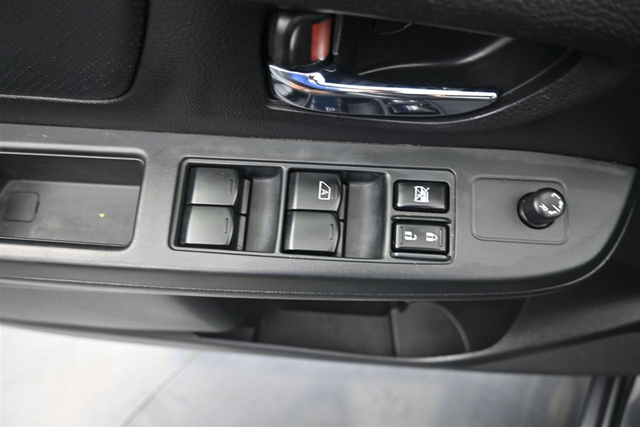 Subaru Impreza Limited 4-Door+S/R 2013