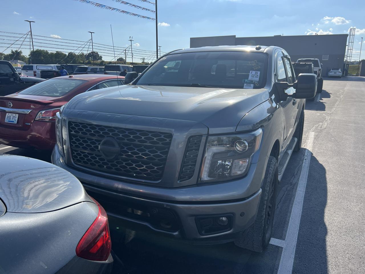 2018 Nissan Titan SV Crew Cab 4WD