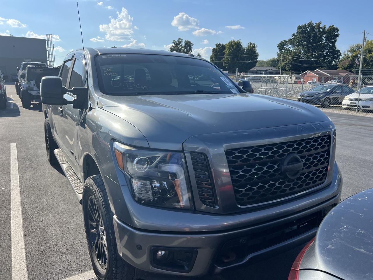 Nissan Titan SV Crew Cab 4WD 2018