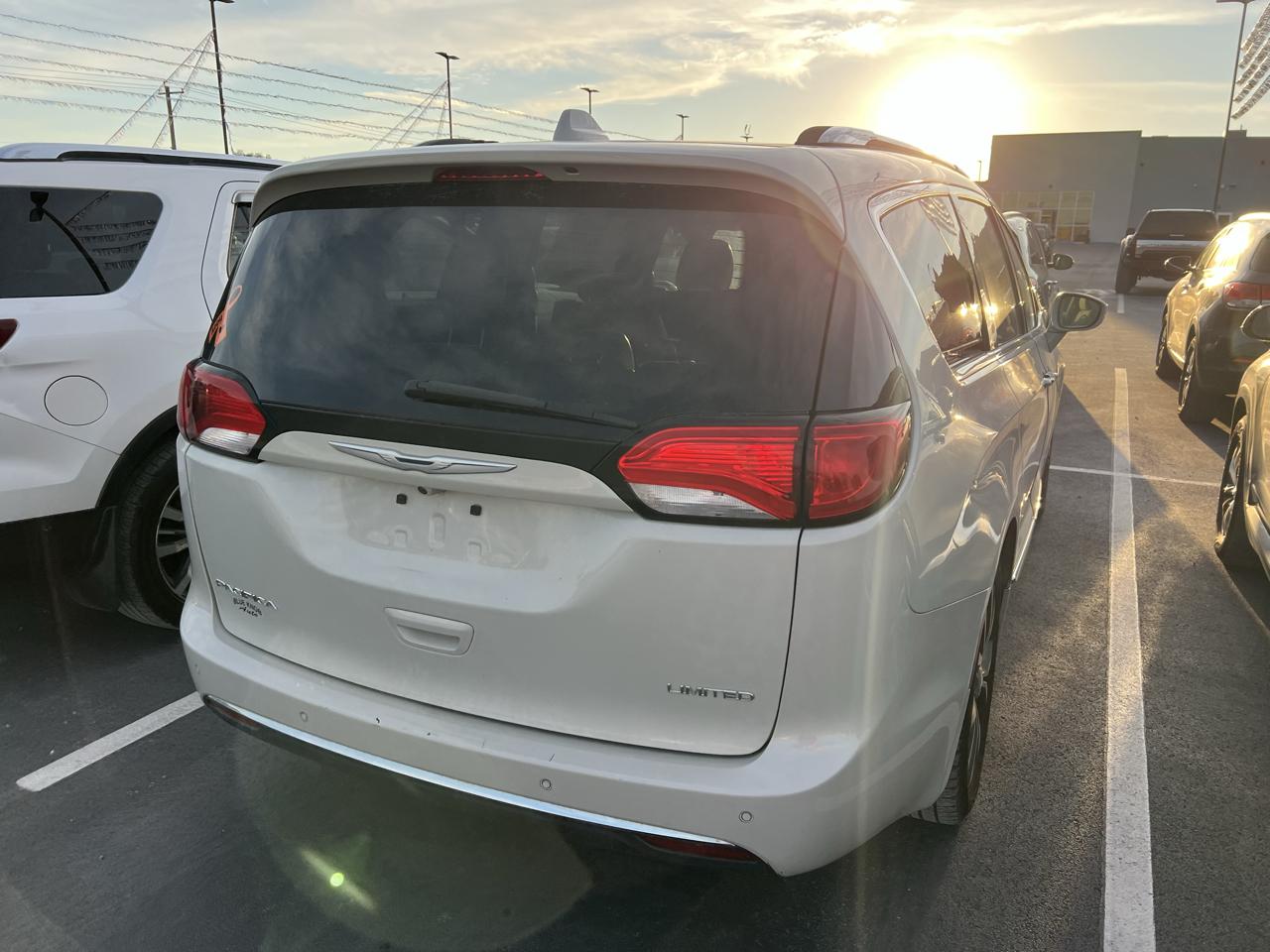 Chrysler Pacifica Limited 2017