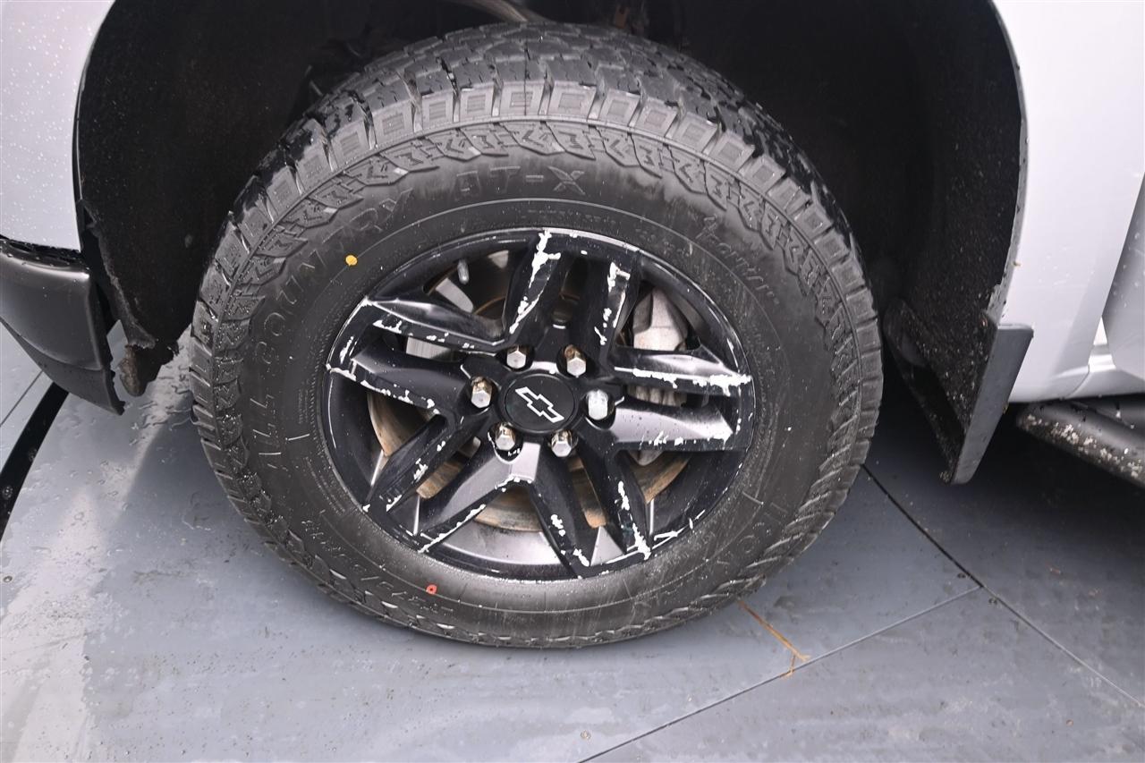 Chevrolet Silverado 1500 Custom Trail Boss Crew Cab Long Box 4WD 2019