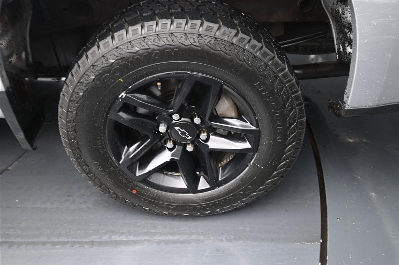 Chevrolet Silverado 1500 Custom Trail Boss Crew Cab Long Box 4WD 2019
