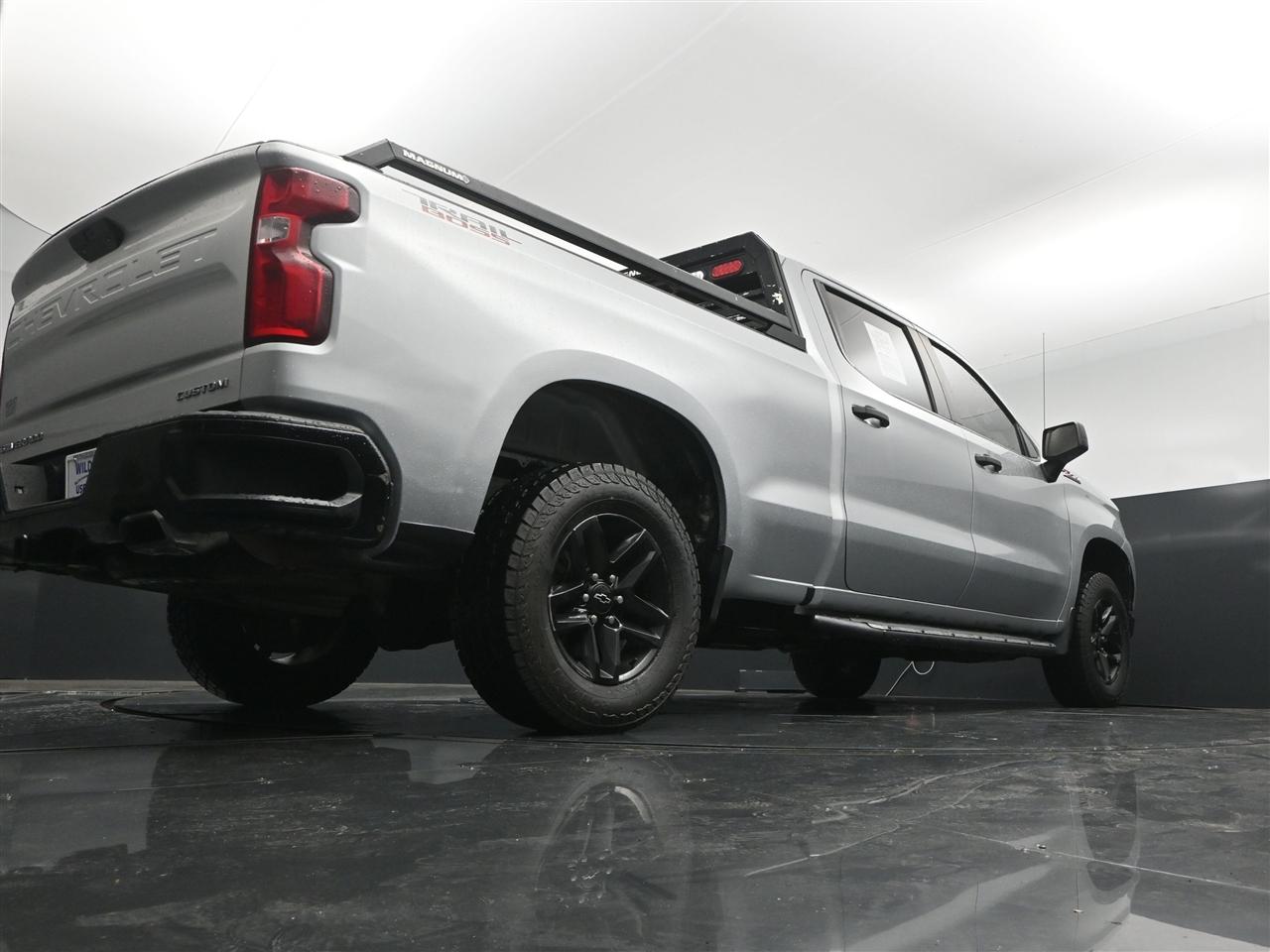 Chevrolet Silverado 1500 Custom Trail Boss Crew Cab Long Box 4WD 2019