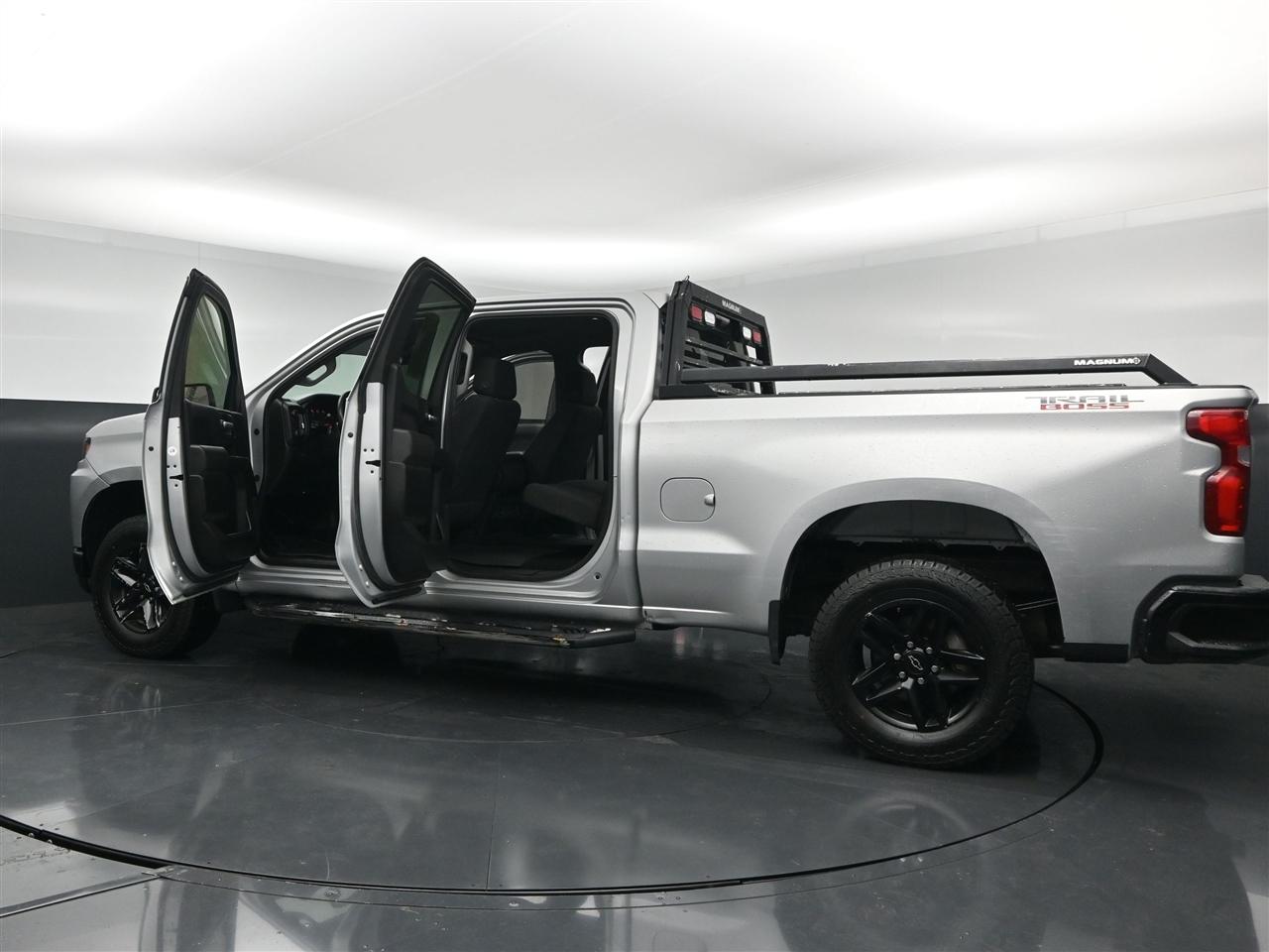 Chevrolet Silverado 1500 Custom Trail Boss Crew Cab Long Box 4WD 2019