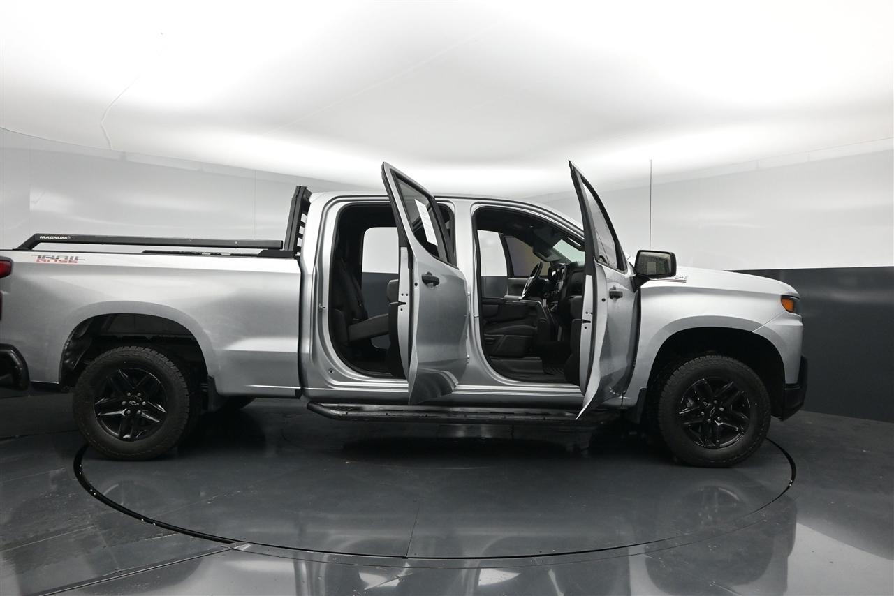 Chevrolet Silverado 1500 Custom Trail Boss Crew Cab Long Box 4WD 2019