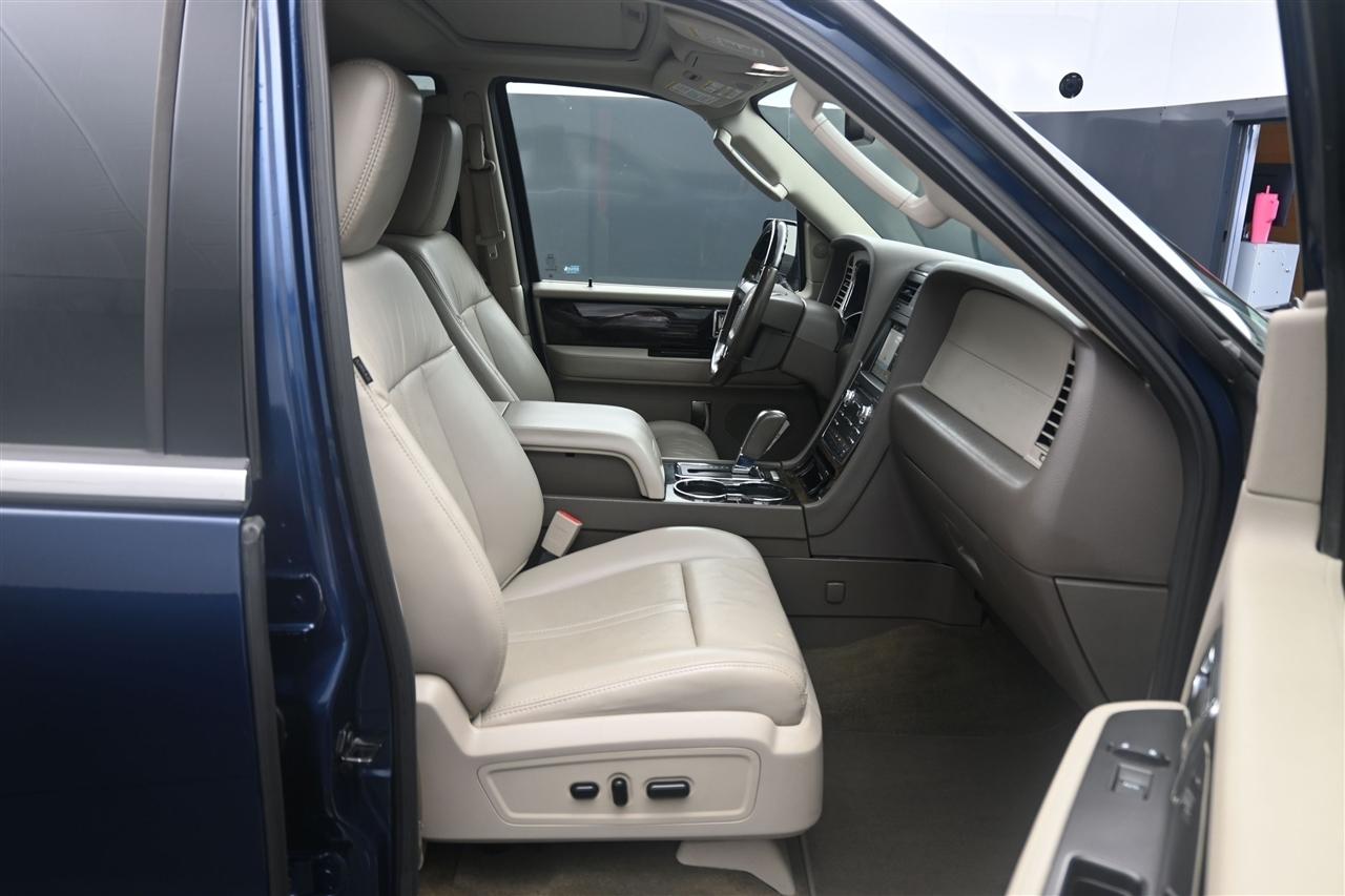 Lincoln Navigator Select 4WD 2017