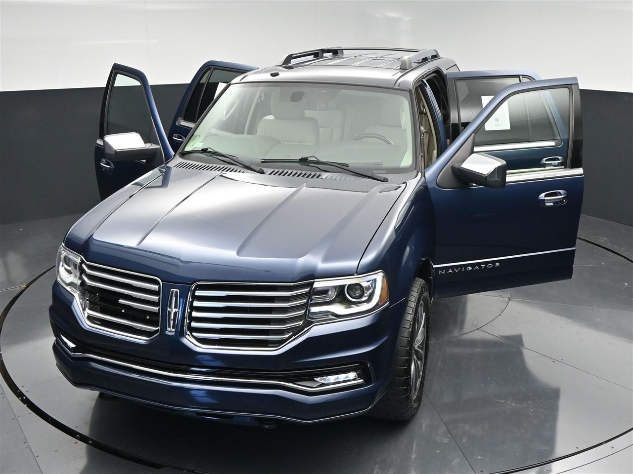 Lincoln Navigator Select 4WD 2017