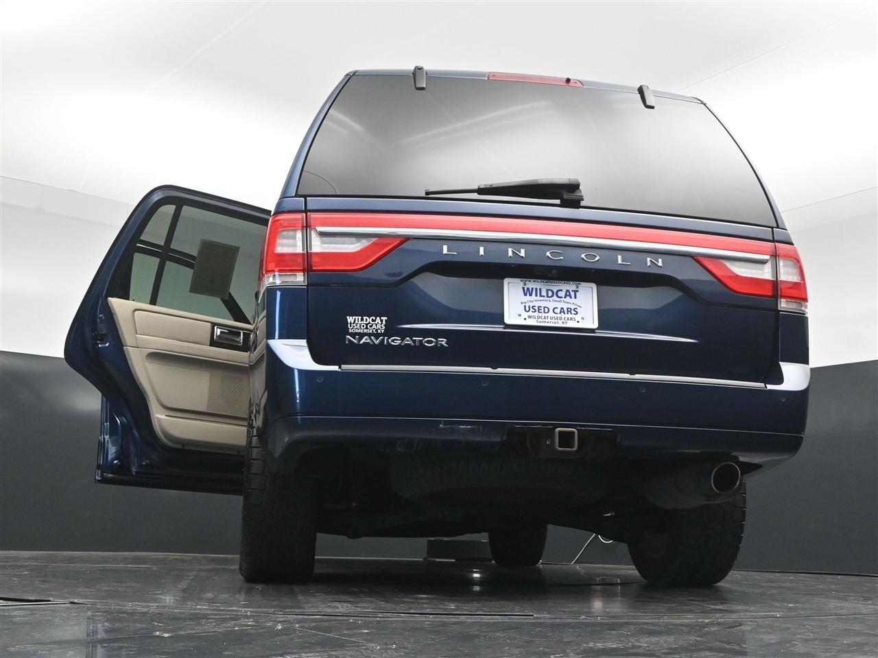 Lincoln Navigator Select 4WD 2017