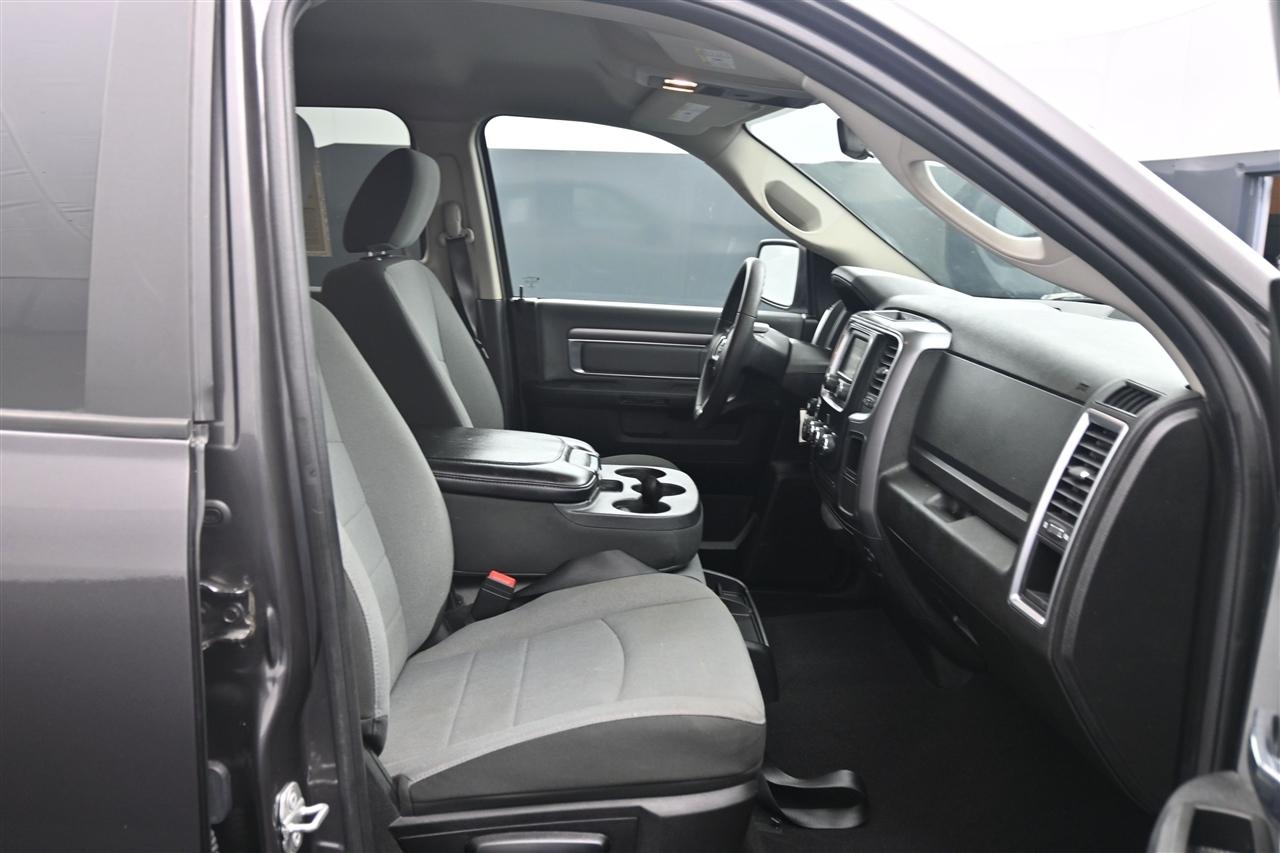 RAM 1500 Classic Tradesman Crew Cab SWB 4WD 2021