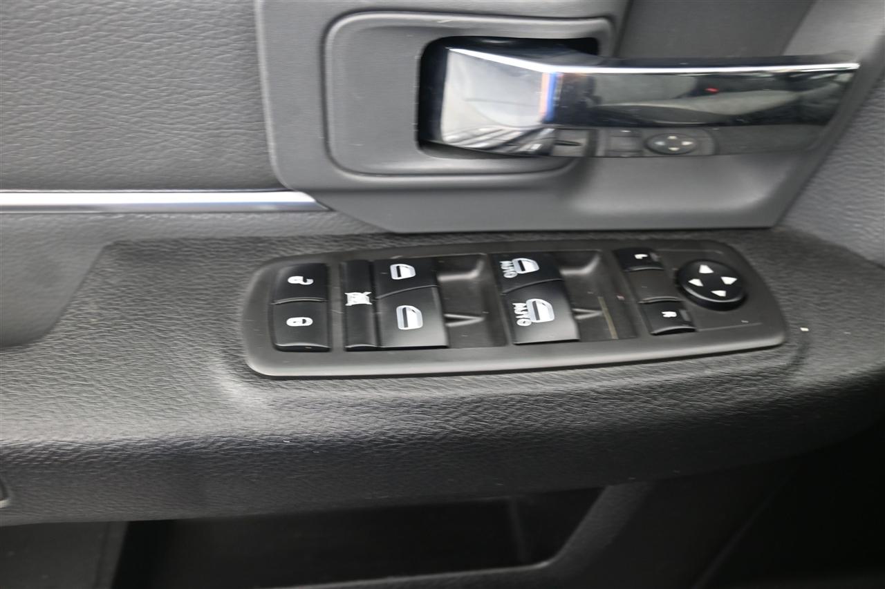RAM 1500 Classic Tradesman Crew Cab SWB 4WD 2021