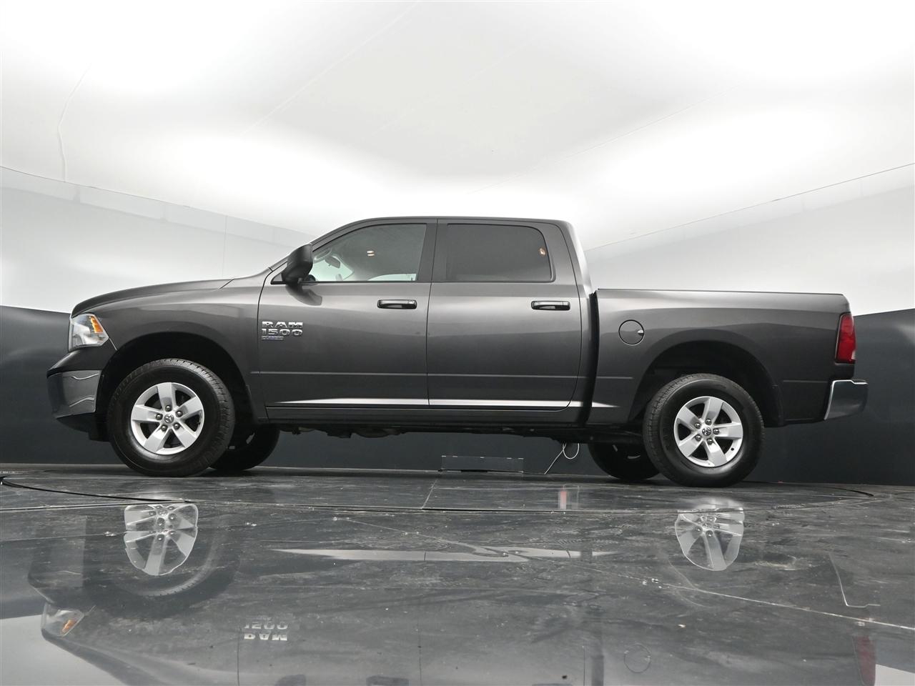 RAM 1500 Classic Tradesman Crew Cab SWB 4WD 2021