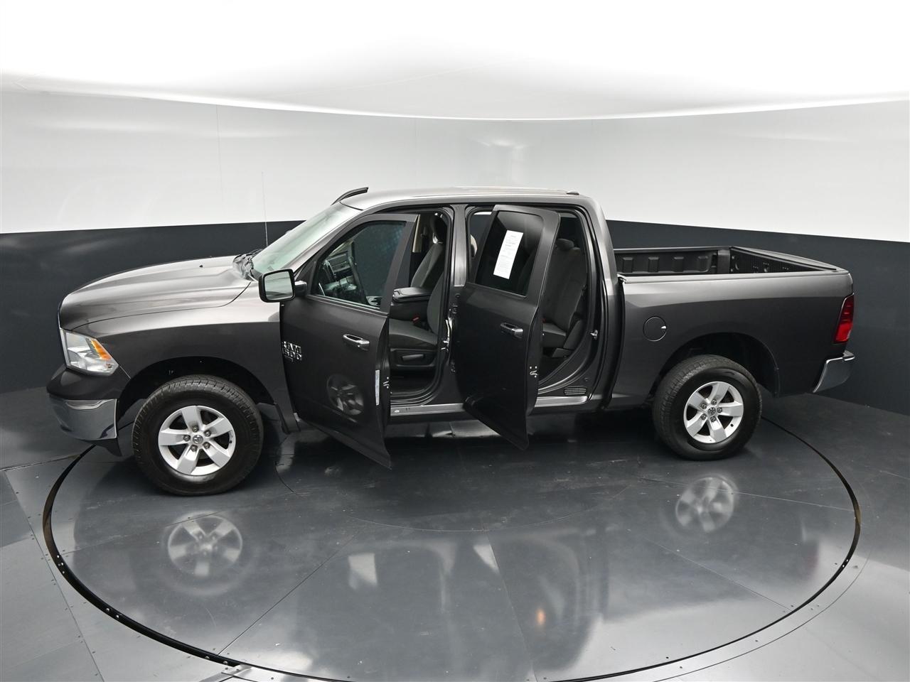 RAM 1500 Classic Tradesman Crew Cab SWB 4WD 2021
